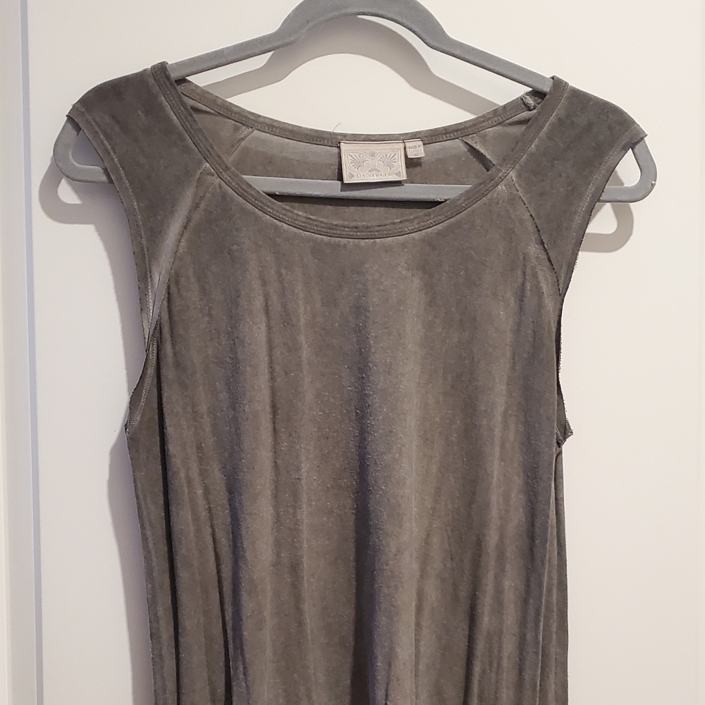Flowy grey tank